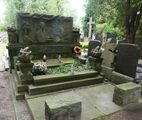 Grób rodziny Wilczyńskich ,  Sadłowskich i Skirzyńskich  .