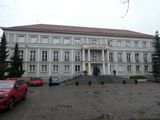 Kalisz . Budynek Uniwersytetu Kaliskiego .